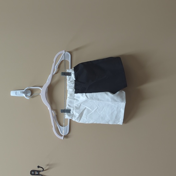 Black and white shorts - Picture 1 of 2